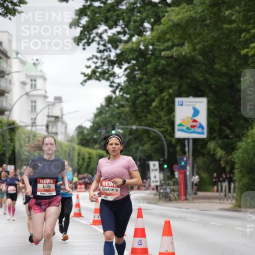 14.06.2026 - REWE Women's Run Jannik Wohlers http://msf.ph/oto/9804165 14.06.2026 10:37:28 Laufen 5990, 57, 5306 meine-sportfotos.de