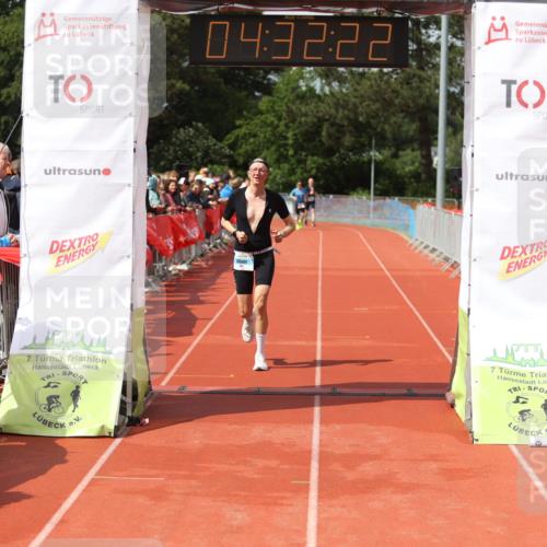 14.06.2026 - 7 Türme Triathlon Andreas Tolksdorf http://msf.ph/oto/9804221 14.06.2026 15:32:20 Ziel 901, 1021 meine-sportfotos.de