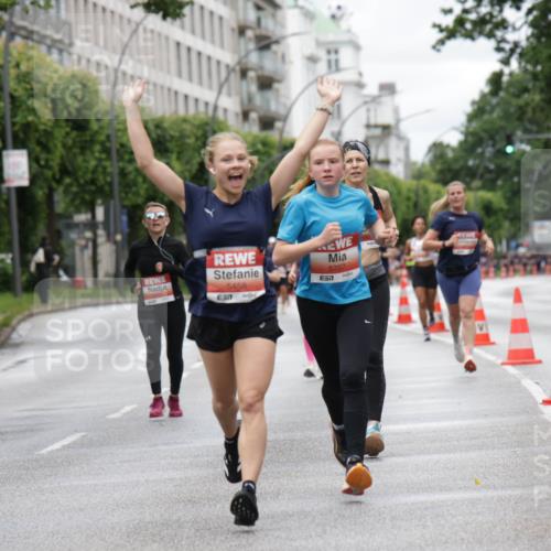 14.06.2026 - REWE Women's Run Jannik Wohlers http://msf.ph/oto/9804228 14.06.2026 10:37:33 Laufen 5458, 37, 5707, 57 meine-sportfotos.de