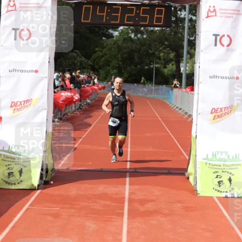 14.06.2026 - 7 Türme Triathlon Andreas Tolksdorf http://msf.ph/oto/9804360 14.06.2026 15:32:57 Ziel 1123 meine-sportfotos.de