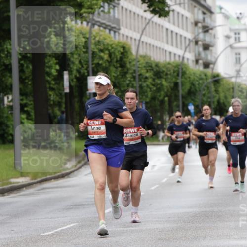 14.06.2026 - REWE Women's Run Jannik Wohlers http://msf.ph/oto/9804376 14.06.2026 10:37:54 Laufen 5477, 57, 5434, 5096, 7 meine-sportfotos.de