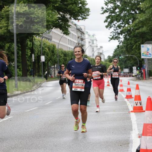 14.06.2026 - REWE Women's Run Jannik Wohlers http://msf.ph/oto/9804397 14.06.2026 10:37:57 Laufen 5434, 5096, 57 meine-sportfotos.de