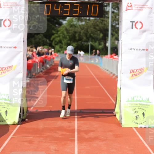 14.06.2026 - 7 Türme Triathlon Andreas Tolksdorf http://msf.ph/oto/9804399 14.06.2026 15:33:08 Ziel 941 meine-sportfotos.de