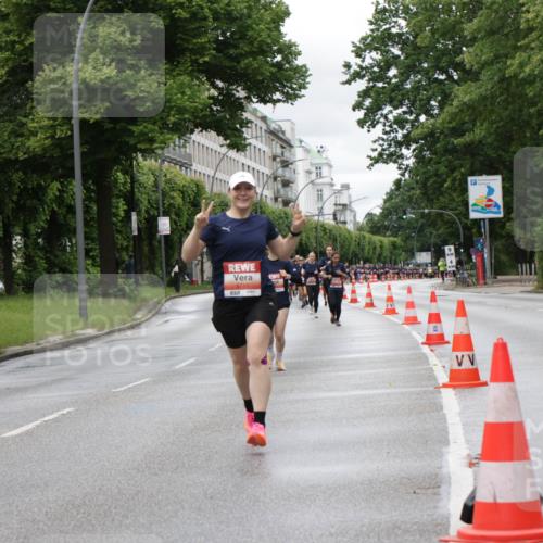 14.06.2026 - REWE Women's Run Jannik Wohlers http://msf.ph/oto/9804458 14.06.2026 10:38:04 Laufen 5715, 517 meine-sportfotos.de