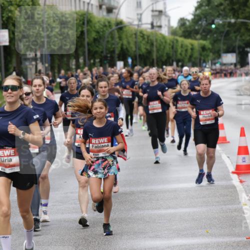 14.06.2026 - REWE Women's Run Jannik Wohlers http://msf.ph/oto/9804547 14.06.2026 10:38:20 Laufen 5, 00, 5695, 57, 5051 meine-sportfotos.de