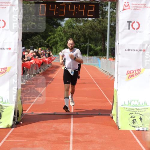 14.06.2026 - 7 Türme Triathlon Andreas Tolksdorf http://msf.ph/oto/9804601 14.06.2026 15:34:40 Ziel 923, 951, 1007, 1086, 1096 meine-sportfotos.de