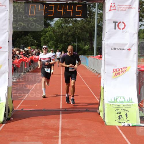 14.06.2026 - 7 Türme Triathlon Andreas Tolksdorf http://msf.ph/oto/9804621 14.06.2026 15:34:44 Ziel 923, 951, 955, 1007, 1086, 1096, 1126 meine-sportfotos.de