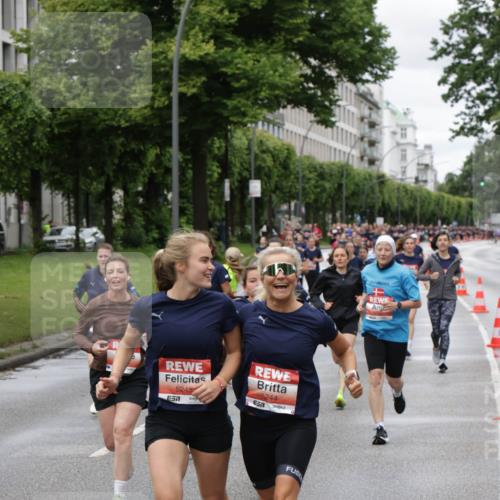 14.06.2026 - REWE Women's Run Jannik Wohlers http://msf.ph/oto/9804631 14.06.2026 10:38:30 Laufen 5245, 5244, 657 meine-sportfotos.de