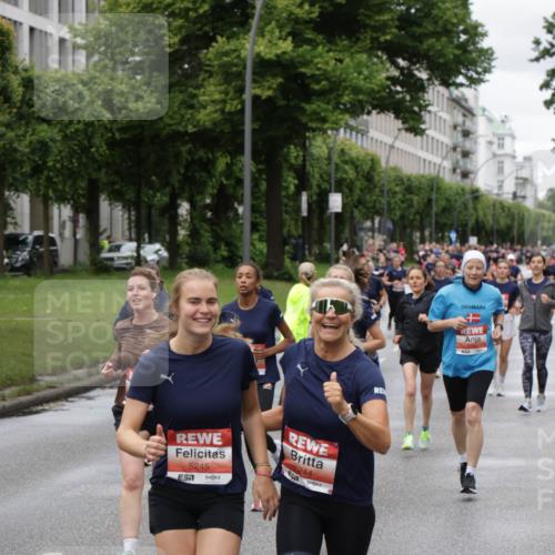 14.06.2026 - REWE Women's Run Jannik Wohlers http://msf.ph/oto/9804638 14.06.2026 10:38:31 Laufen 5245, 5244 meine-sportfotos.de