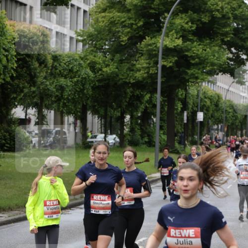 14.06.2026 - REWE Women's Run Jannik Wohlers http://msf.ph/oto/9804677 14.06.2026 10:38:37 Laufen 5661, 5556, 5308 meine-sportfotos.de