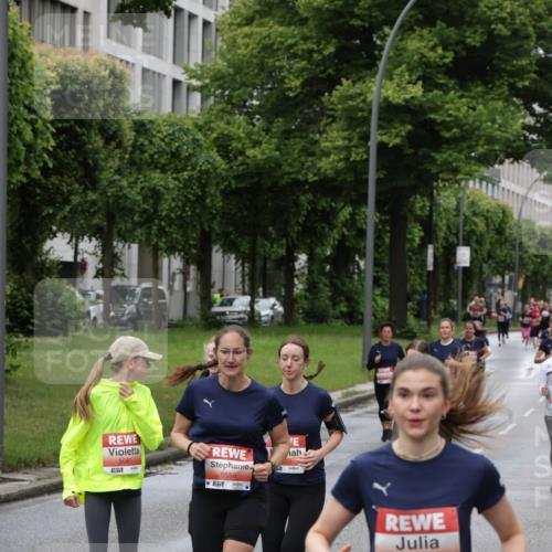 14.06.2026 - REWE Women's Run Jannik Wohlers http://msf.ph/oto/9804679 14.06.2026 10:38:37 Laufen 5661, 5556, 577, 5308, 7 meine-sportfotos.de