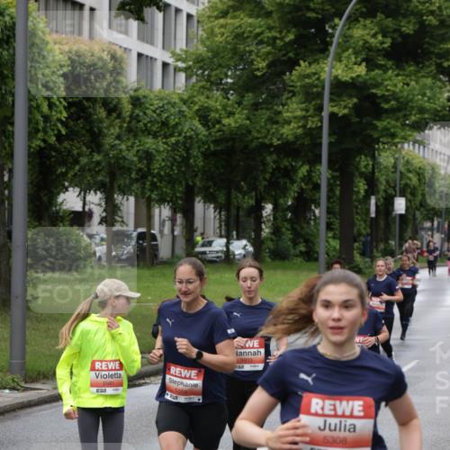 14.06.2026 - REWE Women's Run Jannik Wohlers http://msf.ph/oto/9804683 14.06.2026 10:38:37 Laufen 5661, 7, 5556, 6511, 5933, 5308 meine-sportfotos.de