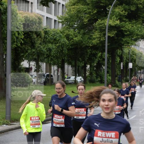 14.06.2026 - REWE Women's Run Jannik Wohlers http://msf.ph/oto/9804685 14.06.2026 10:38:37 Laufen 5661, 7, 5556, 1, 5933, 7, 5217, 5308 meine-sportfotos.de