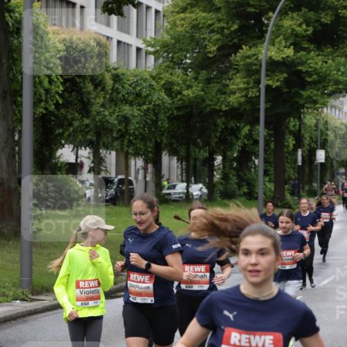 14.06.2026 - REWE Women's Run Jannik Wohlers http://msf.ph/oto/9804686 14.06.2026 10:38:37 Laufen 5661, 5556, 5933, 5217, 5308 meine-sportfotos.de