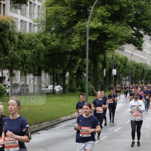14.06.2026 - REWE Women's Run Jannik Wohlers http://msf.ph/oto/9804693 14.06.2026 10:38:38 Laufen 5933, 57, 5217 meine-sportfotos.de