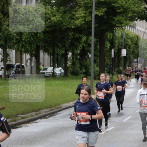 14.06.2026 - REWE Women's Run Jannik Wohlers http://msf.ph/oto/9804700 14.06.2026 10:38:38 Laufen 5217 meine-sportfotos.de
