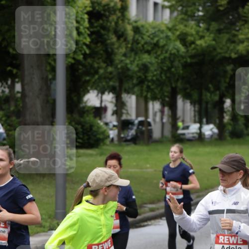 14.06.2026 - REWE Women's Run Jannik Wohlers http://msf.ph/oto/9804736 14.06.2026 10:38:42 Laufen 5661, 5660 meine-sportfotos.de