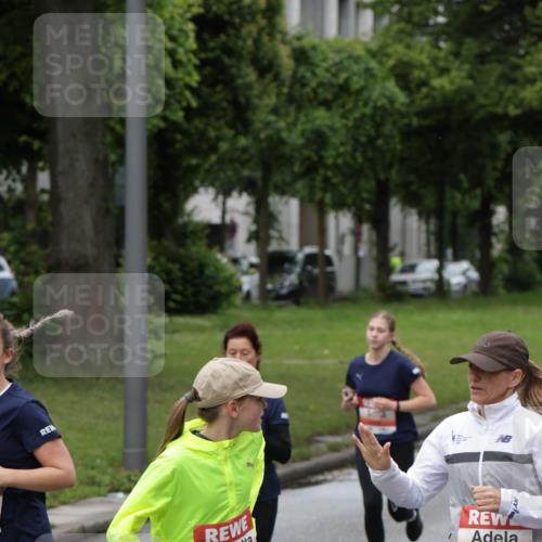 14.06.2026 - REWE Women's Run Jannik Wohlers http://msf.ph/oto/9804737 14.06.2026 10:38:42 Laufen 5661, 5660 meine-sportfotos.de