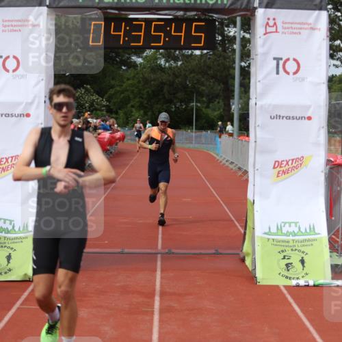 14.06.2026 - 7 Türme Triathlon Andreas Tolksdorf http://msf.ph/oto/9804767 14.06.2026 15:35:44 Ziel 963, 987 meine-sportfotos.de