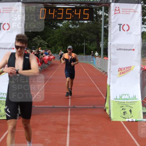 14.06.2026 - 7 Türme Triathlon Andreas Tolksdorf http://msf.ph/oto/9804771 14.06.2026 15:35:44 Ziel 963, 987 meine-sportfotos.de