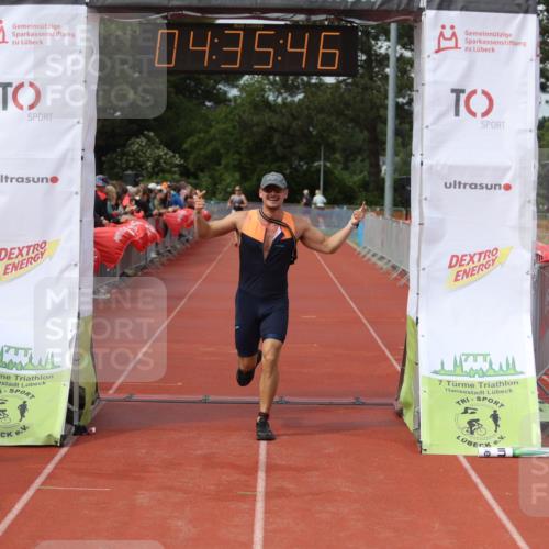 14.06.2026 - 7 Türme Triathlon Andreas Tolksdorf http://msf.ph/oto/9804781 14.06.2026 15:35:45 Ziel 963, 987 meine-sportfotos.de