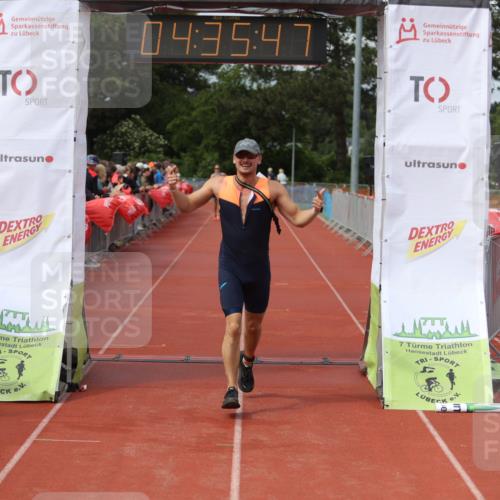 14.06.2026 - 7 Türme Triathlon Andreas Tolksdorf http://msf.ph/oto/9804785 14.06.2026 15:35:45 Ziel 963, 987 meine-sportfotos.de