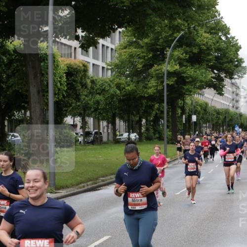 14.06.2026 - REWE Women's Run Jannik Wohlers http://msf.ph/oto/9804796 14.06.2026 10:38:50 Laufen 5284, 5701, 7, 5006, 7 meine-sportfotos.de