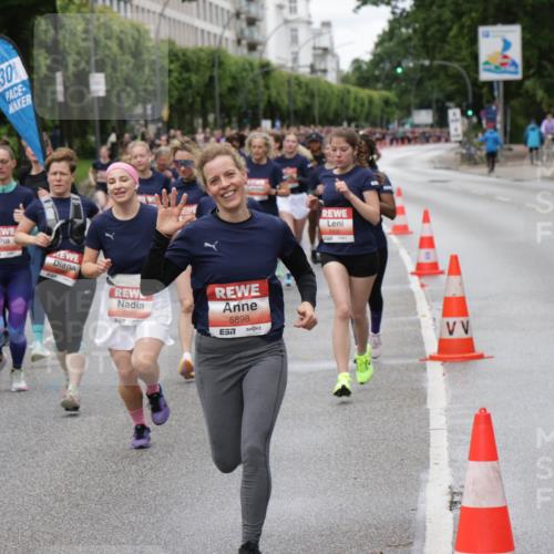 14.06.2026 - REWE Women's Run Jannik Wohlers http://msf.ph/oto/9804853 14.06.2026 10:38:59 Laufen 5, 30, 577, 5703, 5898, 7 meine-sportfotos.de