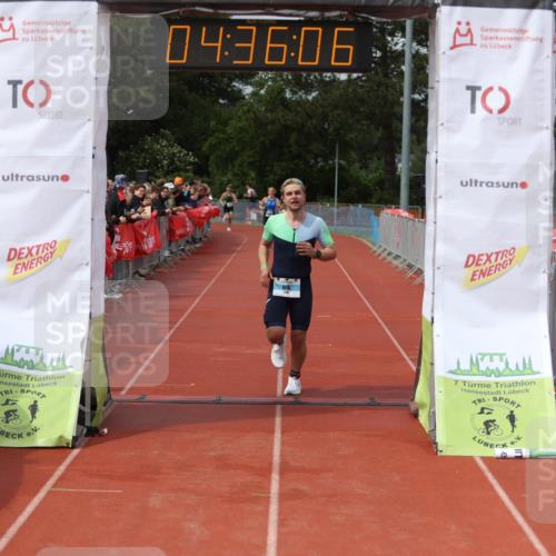 14.06.2026 - 7 Türme Triathlon Andreas Tolksdorf http://msf.ph/oto/9804856 14.06.2026 15:36:05 Ziel 1056, 1116 meine-sportfotos.de