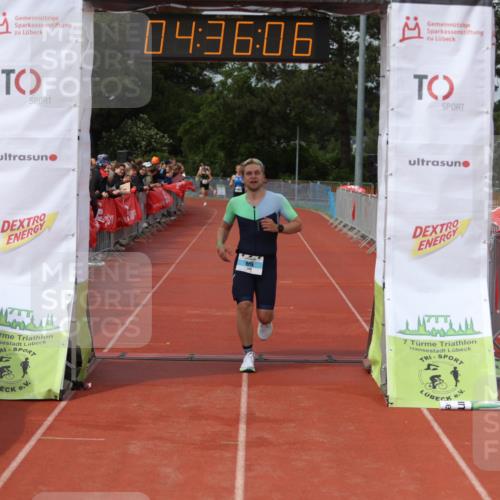 14.06.2026 - 7 Türme Triathlon Andreas Tolksdorf http://msf.ph/oto/9804860 14.06.2026 15:36:05 Ziel 1056, 1116 meine-sportfotos.de