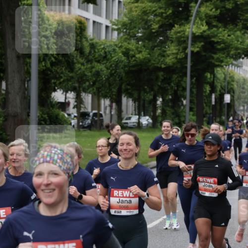 14.06.2026 - REWE Women's Run Jannik Wohlers http://msf.ph/oto/9804902 14.06.2026 10:39:07 Laufen 5871, 7, 5066, 7, 5172, 7 meine-sportfotos.de