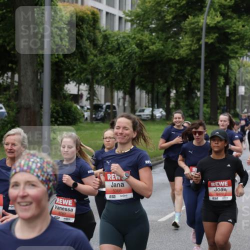 14.06.2026 - REWE Women's Run Jannik Wohlers http://msf.ph/oto/9804906 14.06.2026 10:39:07 Laufen 5871, 57, 5087, 5066, 5172, 57 meine-sportfotos.de