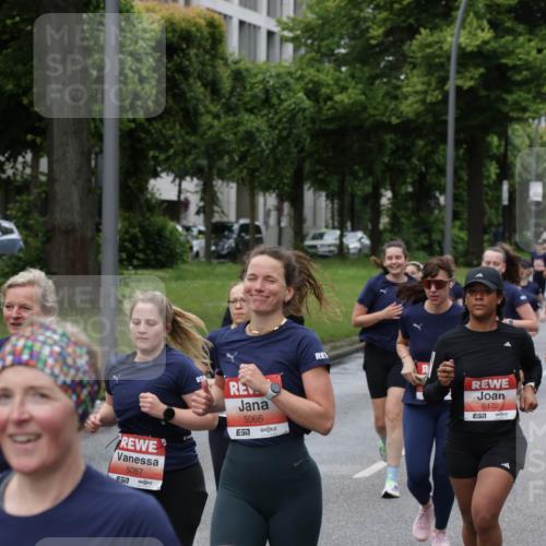 14.06.2026 - REWE Women's Run Jannik Wohlers http://msf.ph/oto/9804907 14.06.2026 10:39:07 Laufen 5087, 5066, 57, 5871, 657, 5172 meine-sportfotos.de