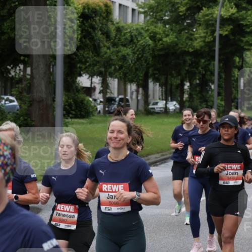 14.06.2026 - REWE Women's Run Jannik Wohlers http://msf.ph/oto/9804909 14.06.2026 10:39:07 Laufen 5087, 5066, 40, 5172 meine-sportfotos.de