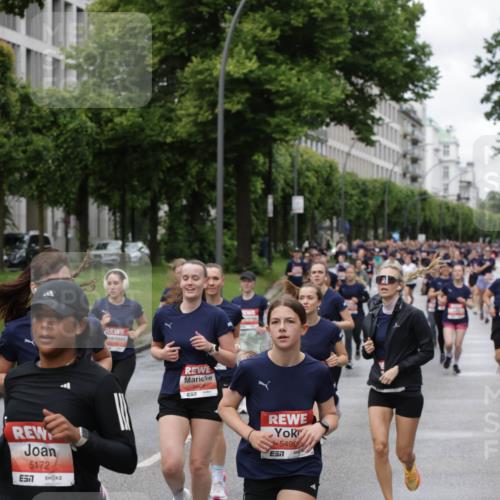 14.06.2026 - REWE Women's Run Jannik Wohlers http://msf.ph/oto/9804912 14.06.2026 10:39:09 Laufen 5172, 7, 5609, 57, 5499, 57 meine-sportfotos.de