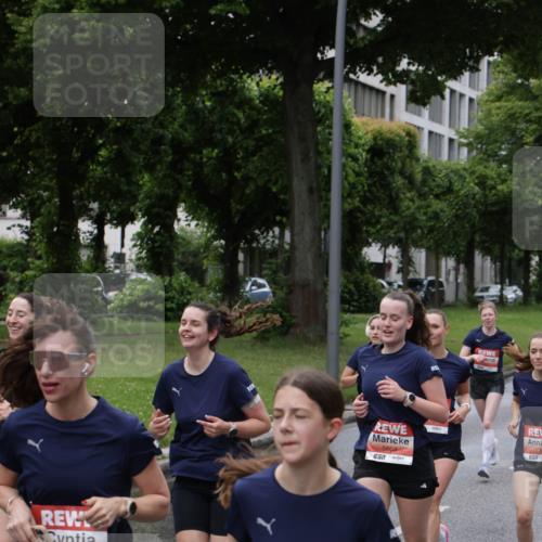 14.06.2026 - REWE Women's Run Jannik Wohlers http://msf.ph/oto/9804922 14.06.2026 10:39:10 Laufen 5154, 57, 5499, 7, 5603 meine-sportfotos.de