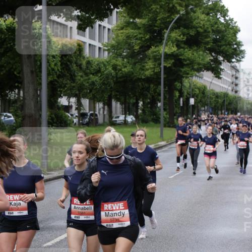 14.06.2026 - REWE Women's Run Jannik Wohlers http://msf.ph/oto/9804934 14.06.2026 10:39:11 Laufen 5712, 7, 5381, 7, 5731, 657 meine-sportfotos.de
