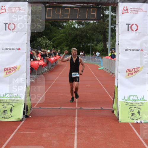 14.06.2026 - 7 Türme Triathlon Andreas Tolksdorf http://msf.ph/oto/9805009 14.06.2026 15:37:18 Ziel 948, 1137 meine-sportfotos.de