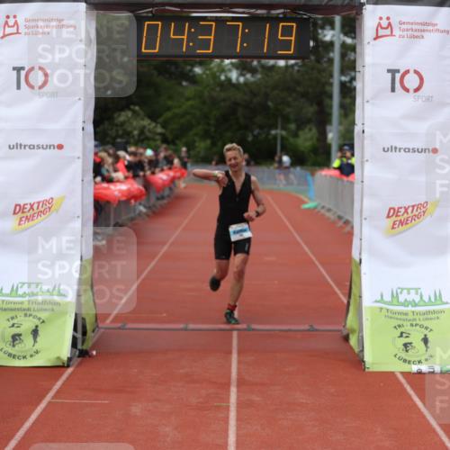 14.06.2026 - 7 Türme Triathlon Andreas Tolksdorf http://msf.ph/oto/9805010 14.06.2026 15:37:18 Ziel 948, 1137 meine-sportfotos.de