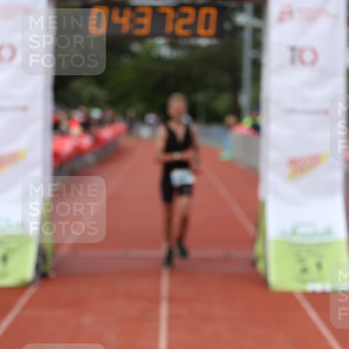 14.06.2026 - 7 Türme Triathlon Andreas Tolksdorf http://msf.ph/oto/9805012 14.06.2026 15:37:19 Ziel 948, 1137 meine-sportfotos.de