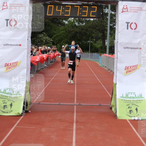 14.06.2026 - 7 Türme Triathlon Andreas Tolksdorf http://msf.ph/oto/9805016 14.06.2026 15:37:31 Ziel 792, 933 meine-sportfotos.de