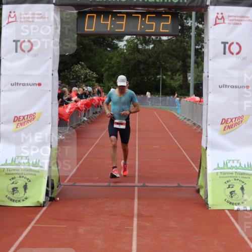14.06.2026 - 7 Türme Triathlon Andreas Tolksdorf http://msf.ph/oto/9805038 14.06.2026 15:37:51 Ziel 676, 722 meine-sportfotos.de
