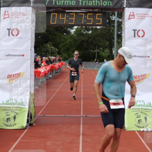 14.06.2026 - 7 Türme Triathlon Andreas Tolksdorf http://msf.ph/oto/9805043 14.06.2026 15:37:54 Ziel 676, 722 meine-sportfotos.de