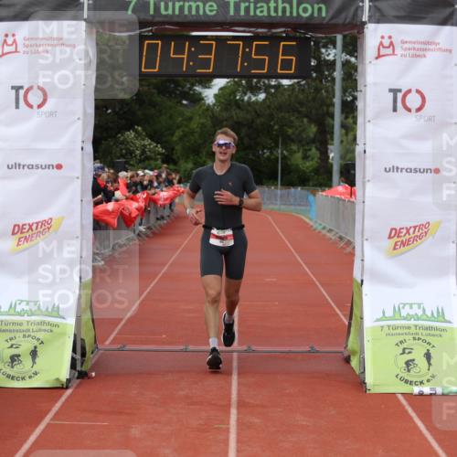 14.06.2026 - 7 Türme Triathlon Andreas Tolksdorf http://msf.ph/oto/9805048 14.06.2026 15:37:56 Ziel 676, 722 meine-sportfotos.de