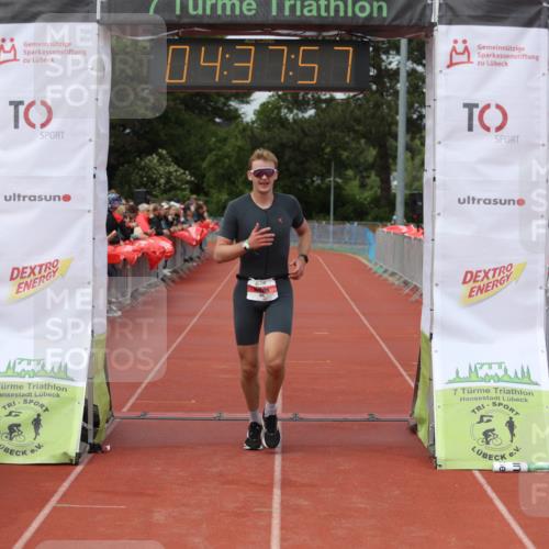 14.06.2026 - 7 Türme Triathlon Andreas Tolksdorf http://msf.ph/oto/9805049 14.06.2026 15:37:56 Ziel 676, 722 meine-sportfotos.de