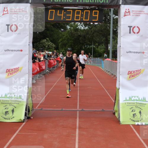 14.06.2026 - 7 Türme Triathlon Andreas Tolksdorf http://msf.ph/oto/9805052 14.06.2026 15:38:08 Ziel 884, 1182 meine-sportfotos.de
