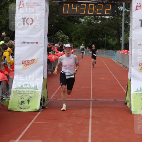 14.06.2026 - 7 Türme Triathlon Andreas Tolksdorf http://msf.ph/oto/9805066 14.06.2026 15:38:21 Ziel 1117, 1153 meine-sportfotos.de