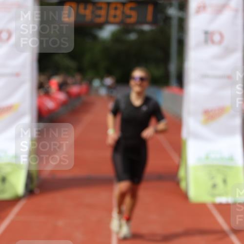 14.06.2026 - 7 Türme Triathlon Andreas Tolksdorf http://msf.ph/oto/9805093 14.06.2026 15:38:50 Ziel 894, 1636 meine-sportfotos.de