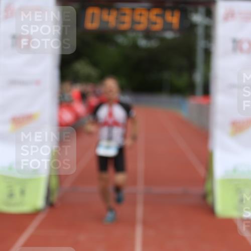 14.06.2026 - 7 Türme Triathlon Andreas Tolksdorf http://msf.ph/oto/9805136 14.06.2026 15:39:54 Ziel 914 meine-sportfotos.de