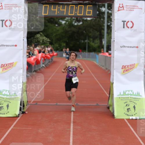 14.06.2026 - 7 Türme Triathlon Andreas Tolksdorf http://msf.ph/oto/9805139 14.06.2026 15:40:05 Ziel 1017, 1572 meine-sportfotos.de